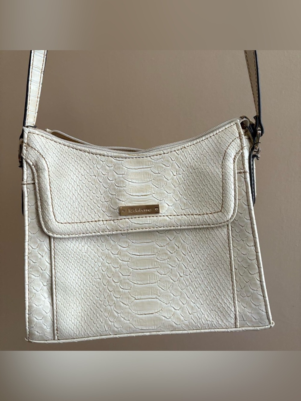 Vintage Liz Claiborne crocodile embossed print faux leather cream off white bag